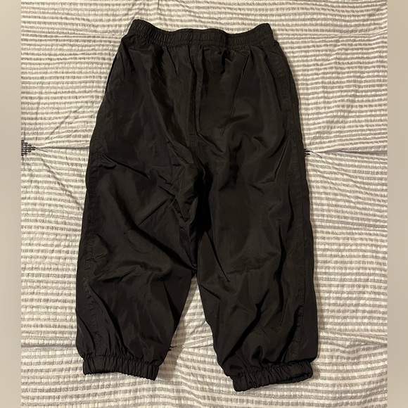 🔆Black Wind Pants Size 18-24 Months - Picture 2 of 3